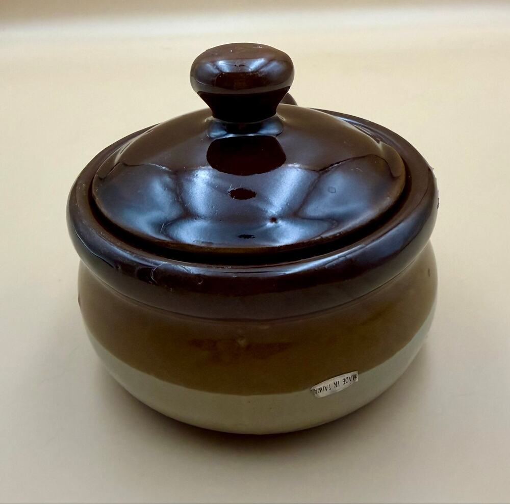 Vintage Made In Taiwan Brown Stoneware Covered Soup Pot Handled Casserole Dish